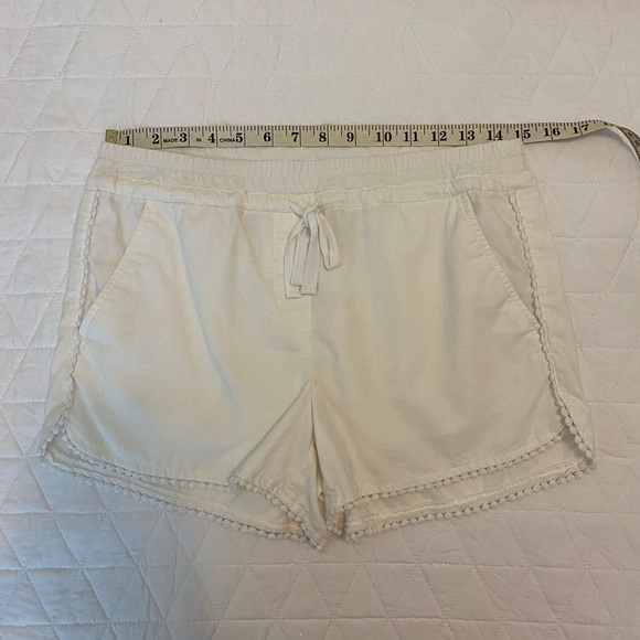 Loft White Shorts Size: XS - Picture 6 of 9